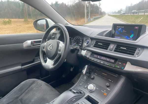 Lexus CT cena 52600 przebieg: 133000, rok produkcji 2013 z Olkusz małe 137